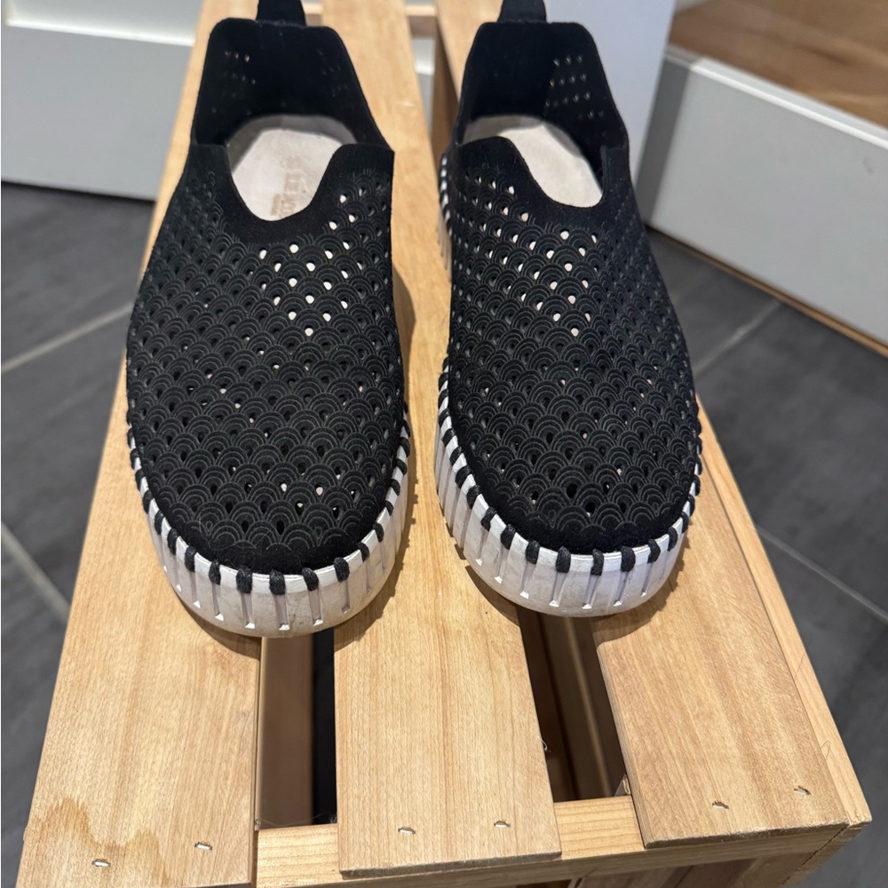 Ilse Jacobsen Black and White Slip-on Shoes